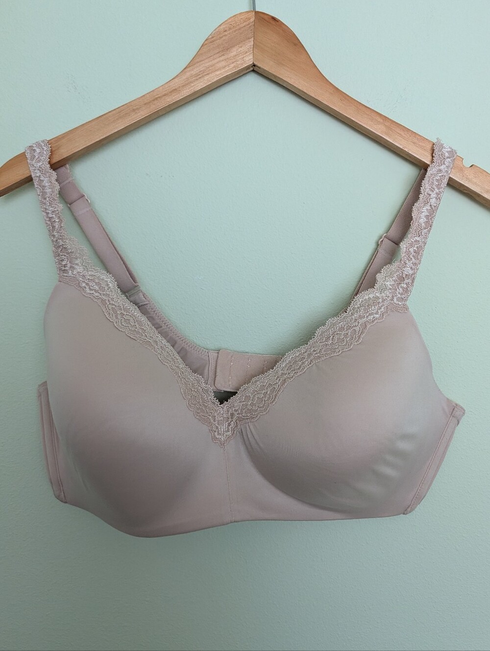 Wacoal 856301 Nude Lace Trim Bra Size 38D Like New